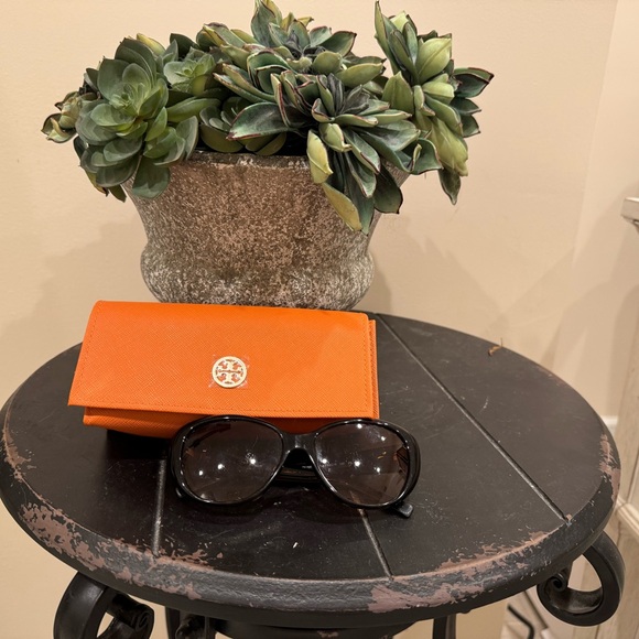 Tory Burch Orange Case with Black Sunglasses - Picture 1 of 5